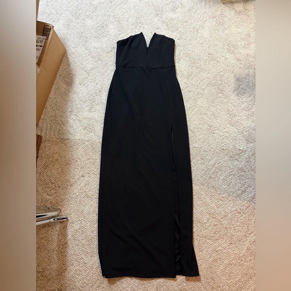 Lulu's Strapless Black Gown